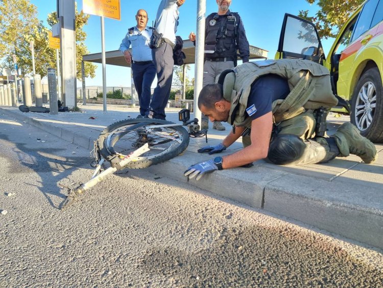 10 Israelis wounded in the detonation of an explosive device