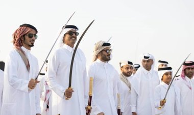 Emir of Qatar ignites social media with a dance