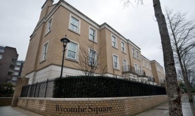 Rising interest hits commercial property deals in Britain
