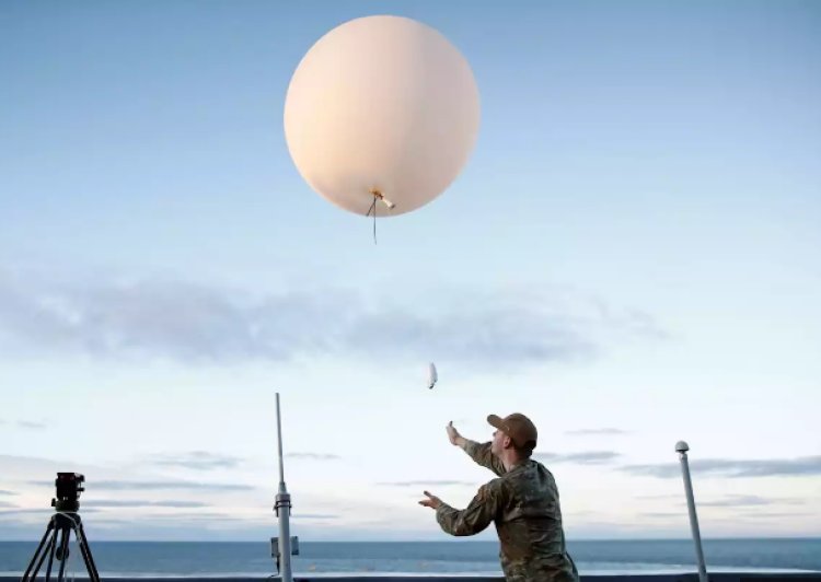 A new shock.. The US Army is tracking another mysterious balloon