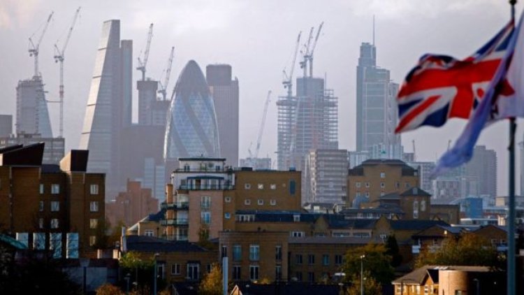 A crisis in the second largest European economy.. 2.1 million Britons are behind on their bills