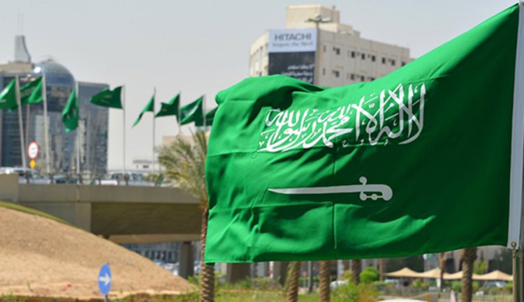 Saudi Arabia provides a “visitor investor” visa to all countries of the world