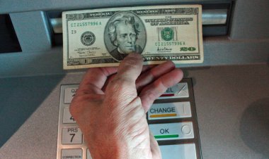 Exceptional measures taken by Egyptian banks to stop the back door to dollar smuggling