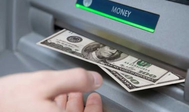 A banker reveals the duration of the moratorium on the use of new credit cards abroad to  reduce  withdrawing dollars